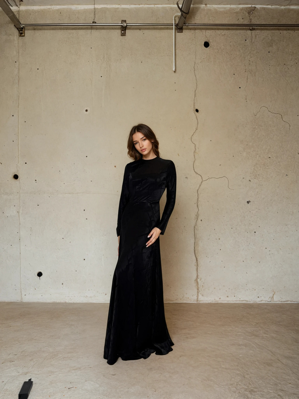 Modest couture Dubai — Edition 05, No. 010, black velvet long-sleeve gown, HANIYE Register
