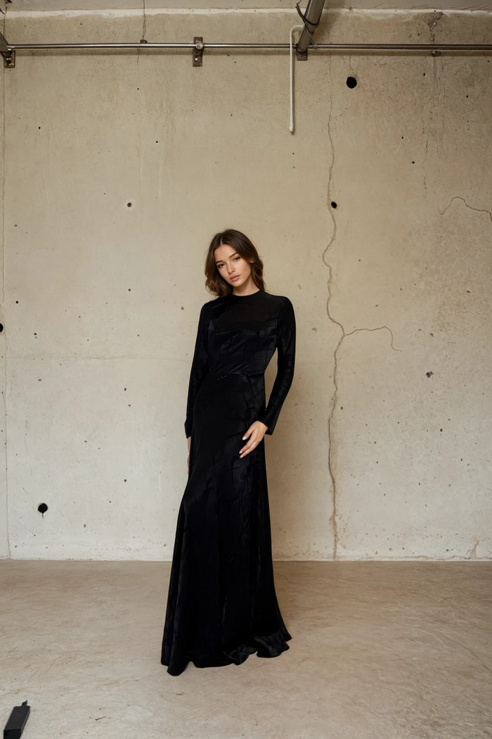 Edition 05 — No. 010 — black velvet long sleeve gown, one-of-one couture piece, Haniye atelier Dubai